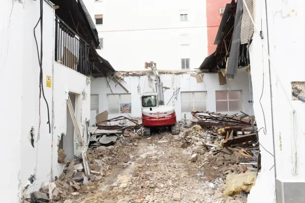 Cadersa Derribo Edificio Calle Vidal de Blanes Valencia