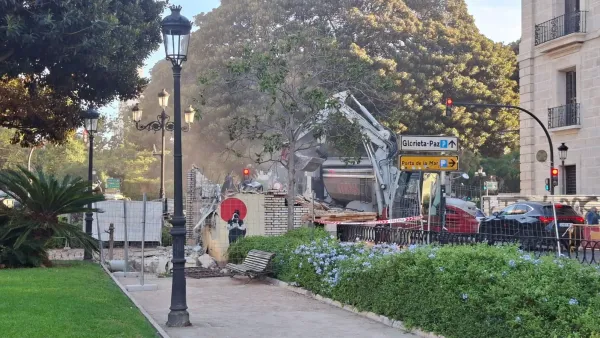Cadersa Demolición del Kiosko Parterre en Valencia